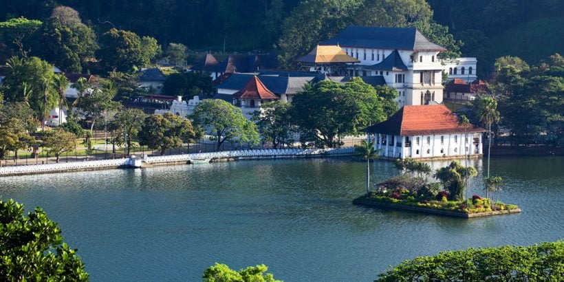 kandy-lake-sri-lanka