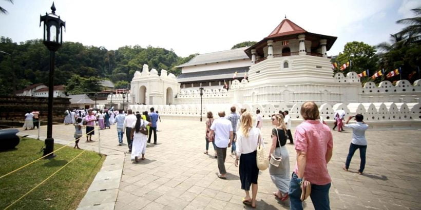 temple-of-tooth-sri-lanka-10