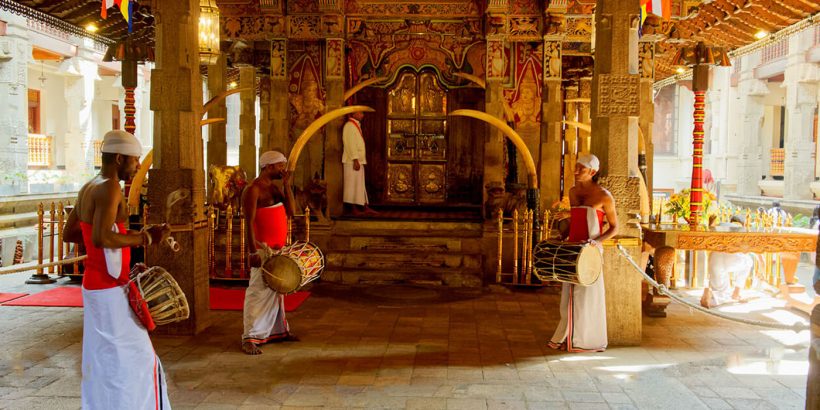 temple-of-tooth-sri-lanka-8